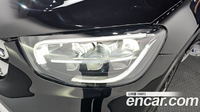 Mercedes-Benz GLC-Class GLC300e 4MATIC
