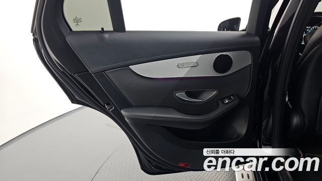 Mercedes-Benz GLC-Class GLC300e 4MATIC
