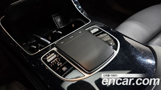 Mercedes-Benz GLC-Class GLC300e 4MATIC