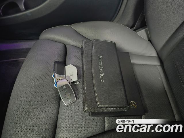 Mercedes-Benz GLC-Class GLC300e 4MATIC