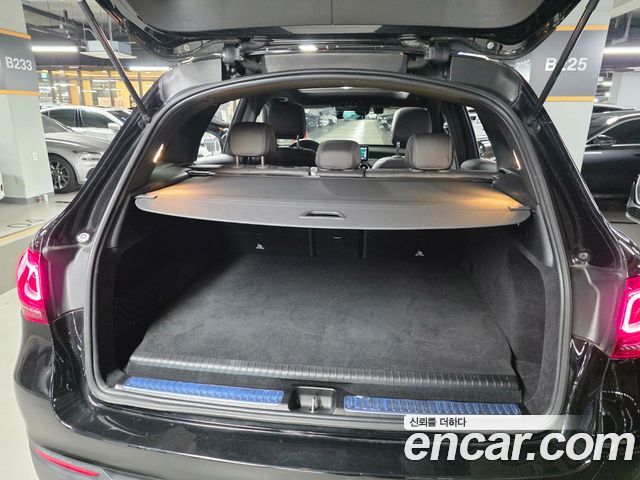 Mercedes-Benz GLC-Class GLC300e 4MATIC