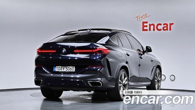 BMW X6 M50i