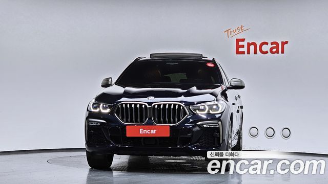BMW X6 M50i
