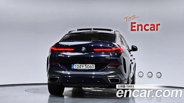 BMW X6 M50i