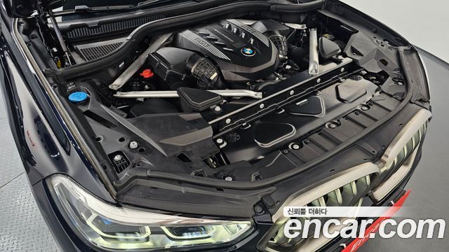 BMW X6 M50i
