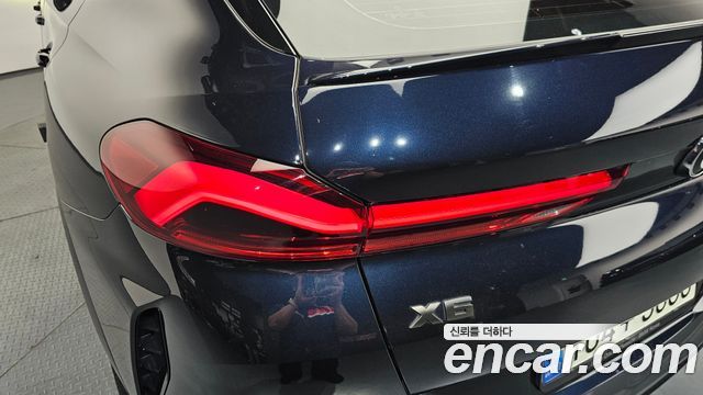 BMW X6 M50i