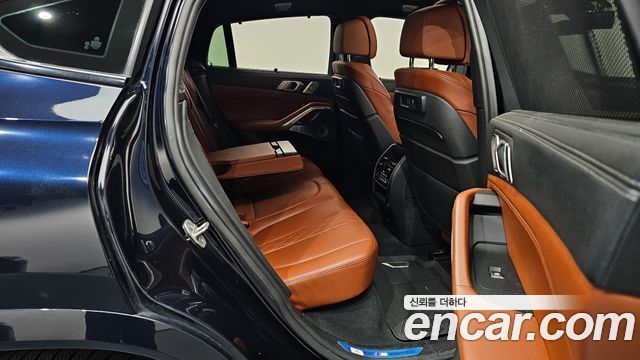 BMW X6 M50i