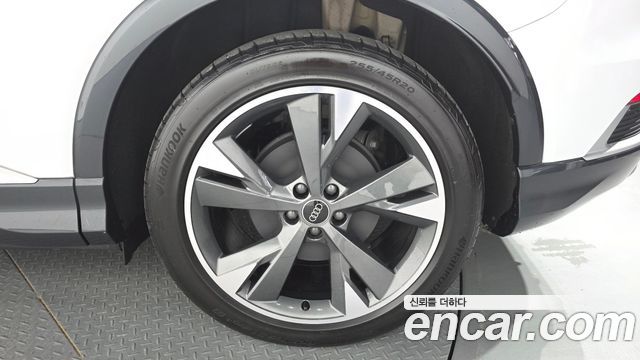Audi Q4 e-tron 40 Premium