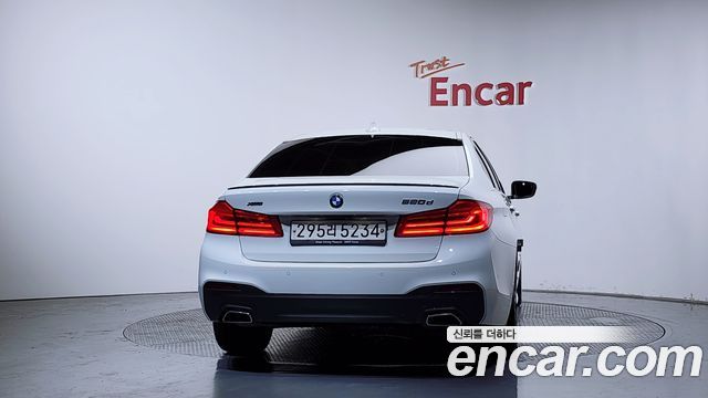 BMW 5-Series 520d xDrive M Sport Package Plus