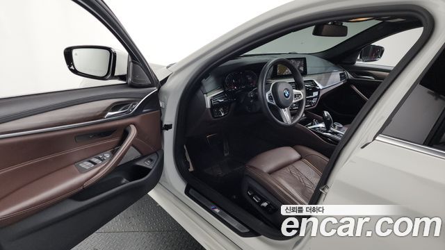 BMW 5-Series 520d xDrive M Sport Package Plus