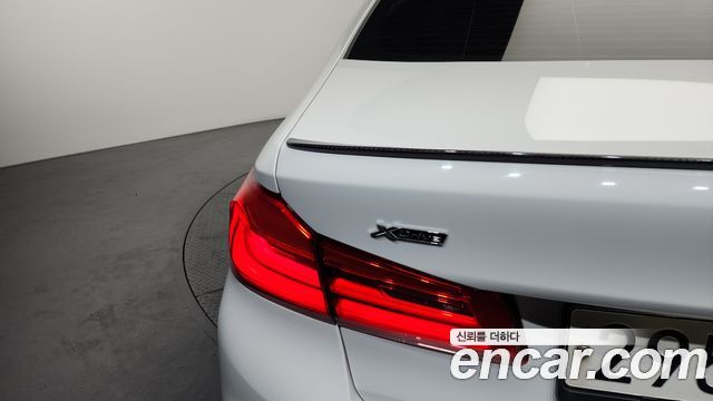 BMW 5-Series 520d xDrive M Sport Package Plus