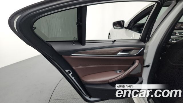 BMW 5-Series 520d xDrive M Sport Package Plus
