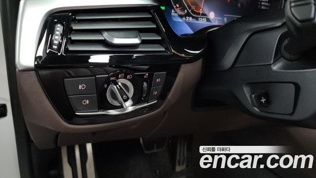 BMW 5-Series 520d xDrive M Sport Package Plus