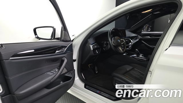 BMW 5-Series 530e M Sport