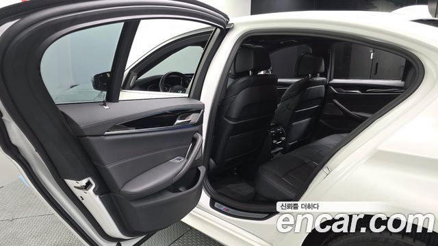 BMW 5-Series 530e M Sport