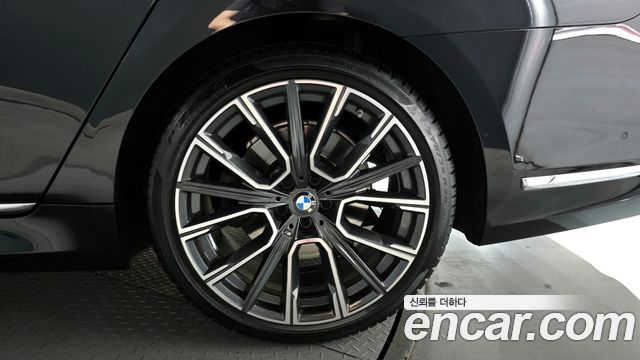 BMW 7-Series 730d xDrive M Sport