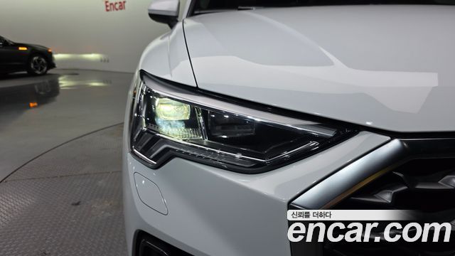 Audi Q3 35 TDI Premium Sportback
