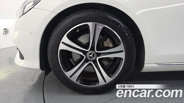 Mercedes-Benz E-Class E200 Avantgarde