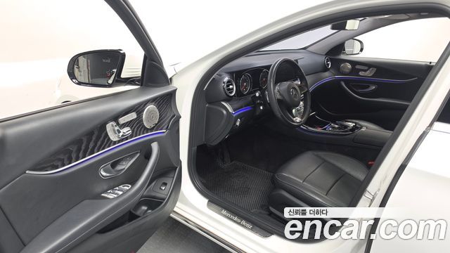 Mercedes-Benz E-Class E200 Avantgarde