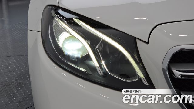 Mercedes-Benz E-Class E200 Avantgarde