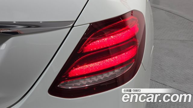 Mercedes-Benz E-Class E200 Avantgarde