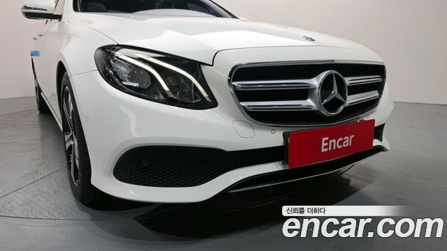 Mercedes-Benz E-Class E200 Avantgarde