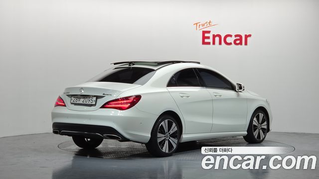 Mercedes-Benz CLA-Class CLA250 4MATIC