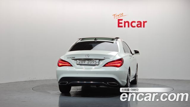 Mercedes-Benz CLA-Class CLA250 4MATIC