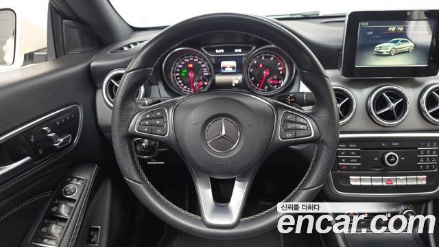 Mercedes-Benz CLA-Class CLA250 4MATIC