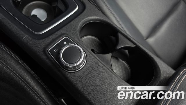 Mercedes-Benz CLA-Class CLA250 4MATIC