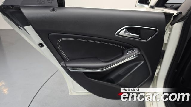 Mercedes-Benz CLA-Class CLA250 4MATIC