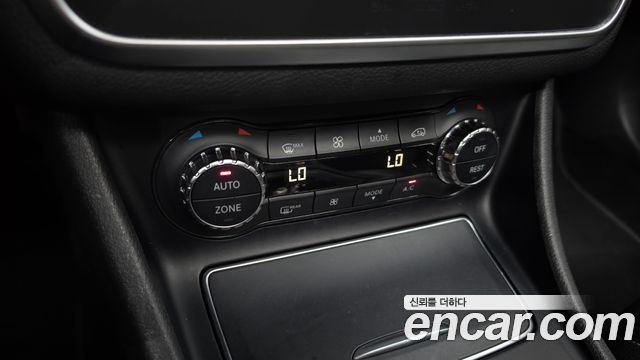 Mercedes-Benz CLA-Class CLA250 4MATIC