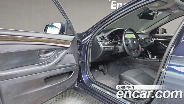 BMW 5-Series 520d Luxury Plus