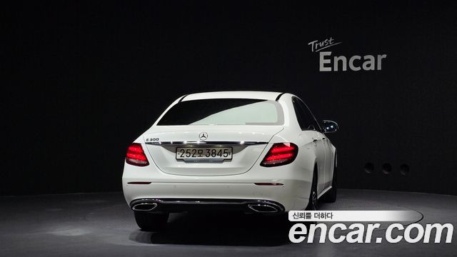 Mercedes-Benz E-Class E300 Avantgarde