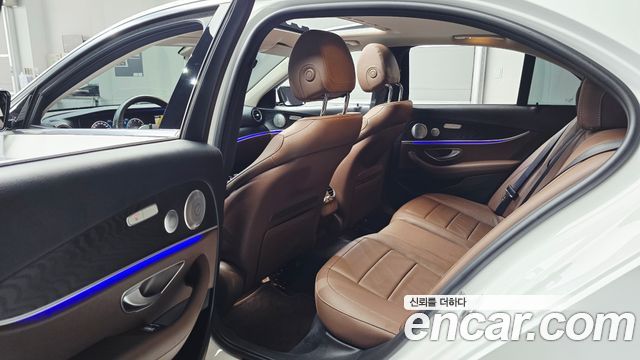 Mercedes-Benz E-Class E300 Avantgarde