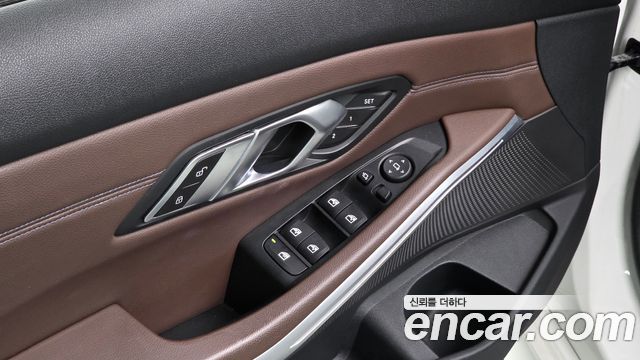 BMW 3-Series 320d Luxury