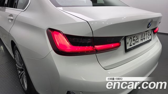BMW 3-Series 320d Luxury