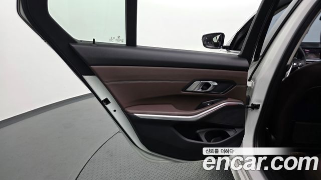 BMW 3-Series 320d Luxury