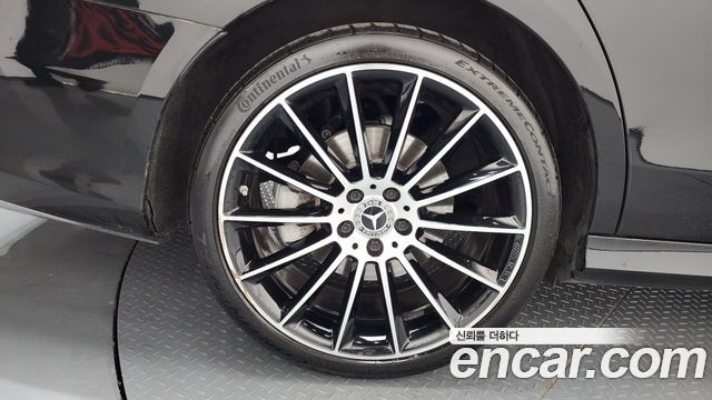 Mercedes-Benz E-Class E350 4MATIC AMG Line