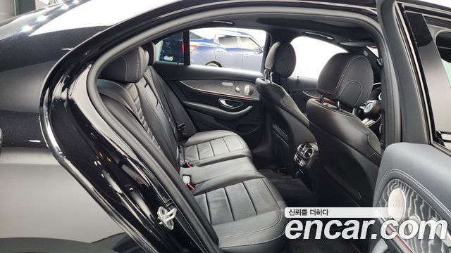 Mercedes-Benz E-Class E350 4MATIC AMG Line