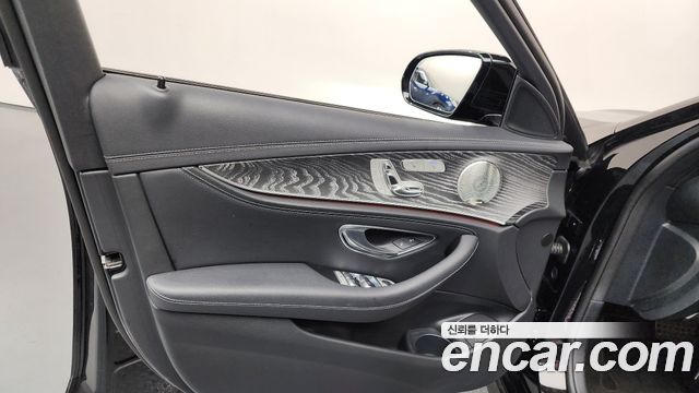 Mercedes-Benz E-Class E350 4MATIC AMG Line