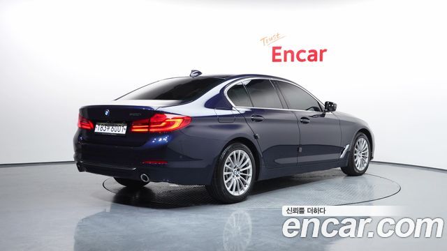 BMW 5-Series 520i Luxury