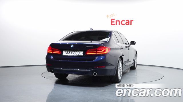 BMW 5-Series 520i Luxury