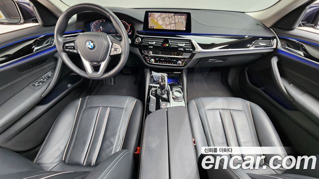 BMW 5-Series 520i Luxury