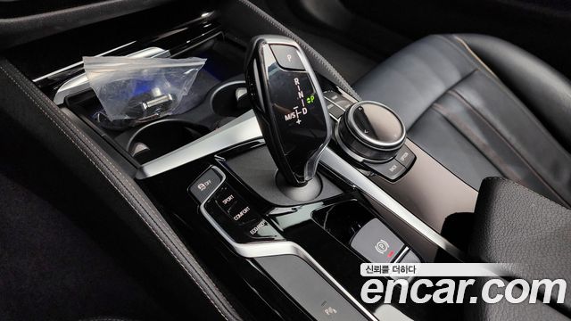 BMW 5-Series 520i Luxury