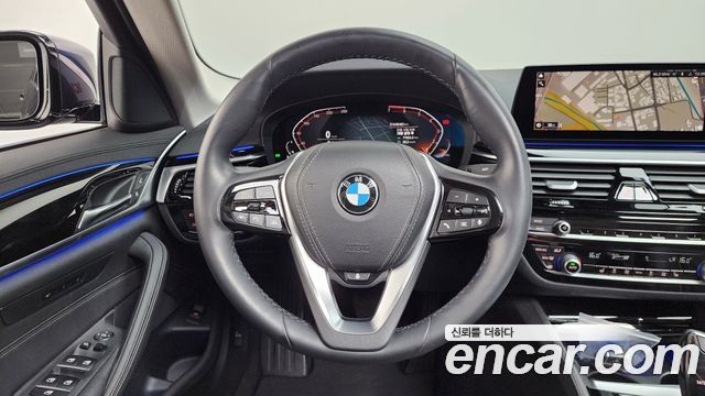 BMW 5-Series 520i Luxury