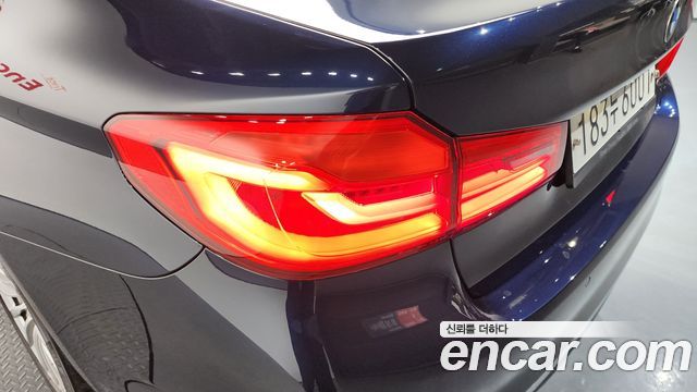 BMW 5-Series 520i Luxury
