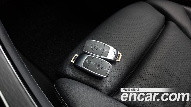 Mercedes-Benz GLC-Class GLC300e 4MATIC Coupe