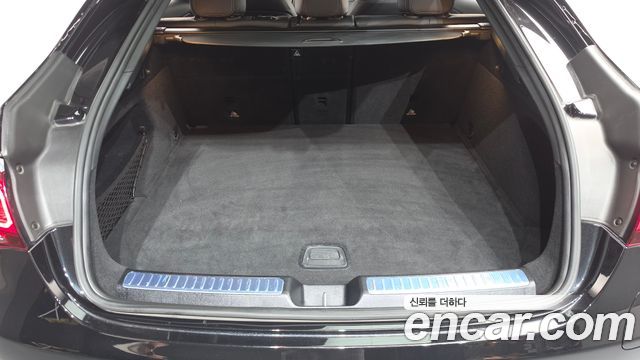 Mercedes-Benz GLC-Class GLC300e 4MATIC Coupe