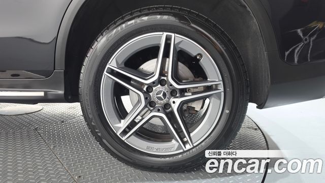Mercedes-Benz GLC-Class GLC300e 4MATIC Coupe